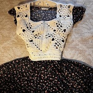 Handmade Crochet cropped sweater-vest two toned cream, Victoria lattice squares